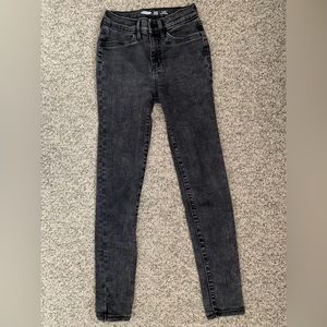 Girls Old Navy ballerina skinny jeans with black, washed denim